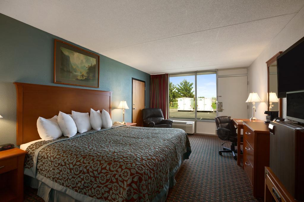 Days Inn צ'יליקות מראה חיצוני תמונה