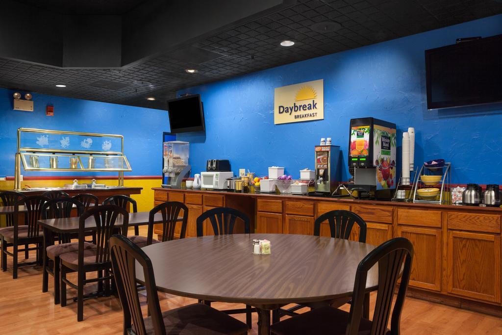 Days Inn צ'יליקות מראה חיצוני תמונה